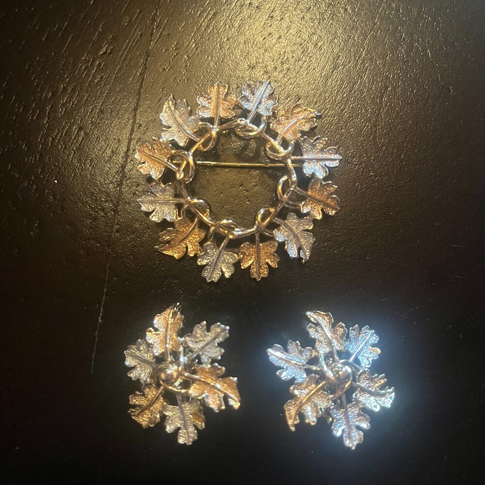 Vintage 1968 "Garland" Leaf Brooch and Clip on Earring Set Sarah Coventry